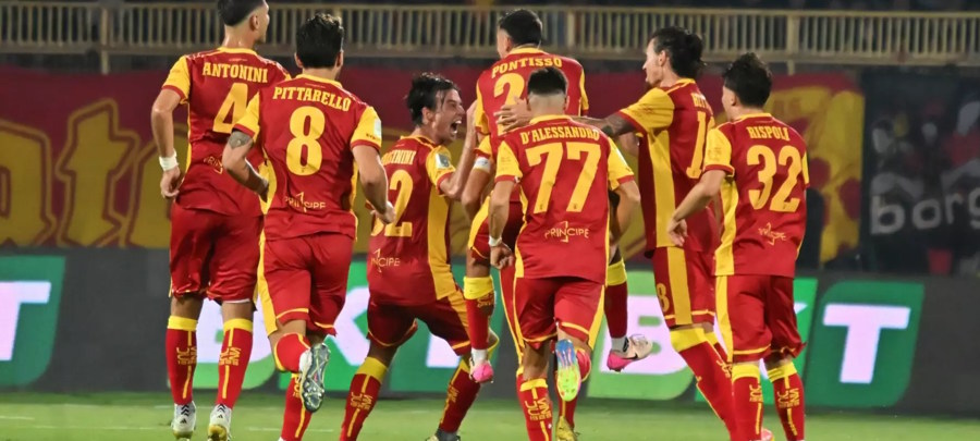 Vicenza, rimonta epica sul Catanzaro: finisce 3-2